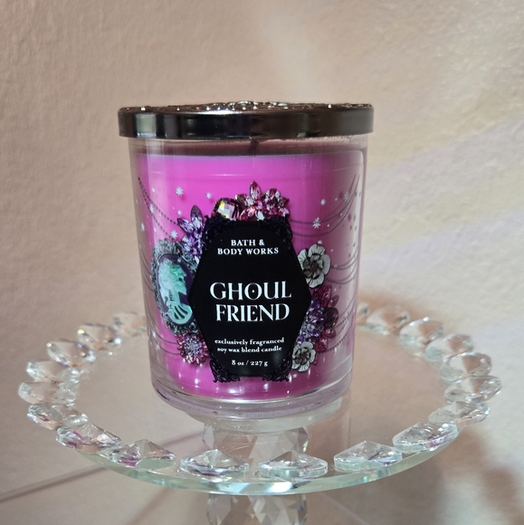 Ghoul Friend Bath and Body Single-wick candle • 8 oz • - Picture 3 of 5